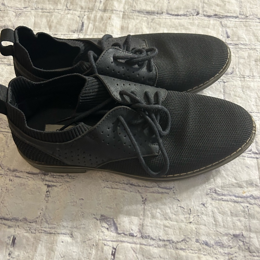 STEVE MADDEN BRUGBY CASUAL BLACK SHOES BOYS SIZE 4